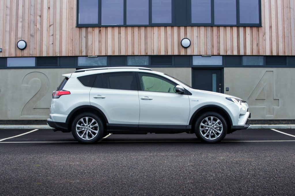 Toyota RAV4 Hybrid – Review – Car Indicators