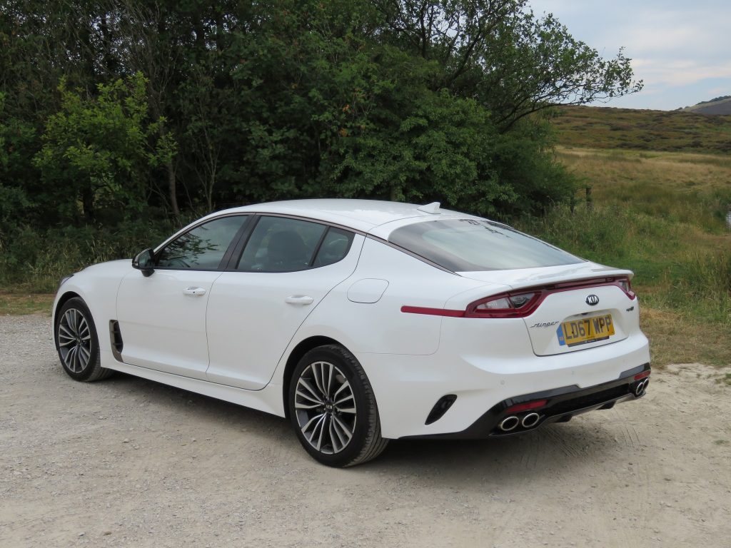 Kia Stinger 2 0 T Gdi Gt Line Car Review Car Indicators