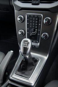 Center instrument panel showing the illuminated gearknob, available in the all-new Volvo V40