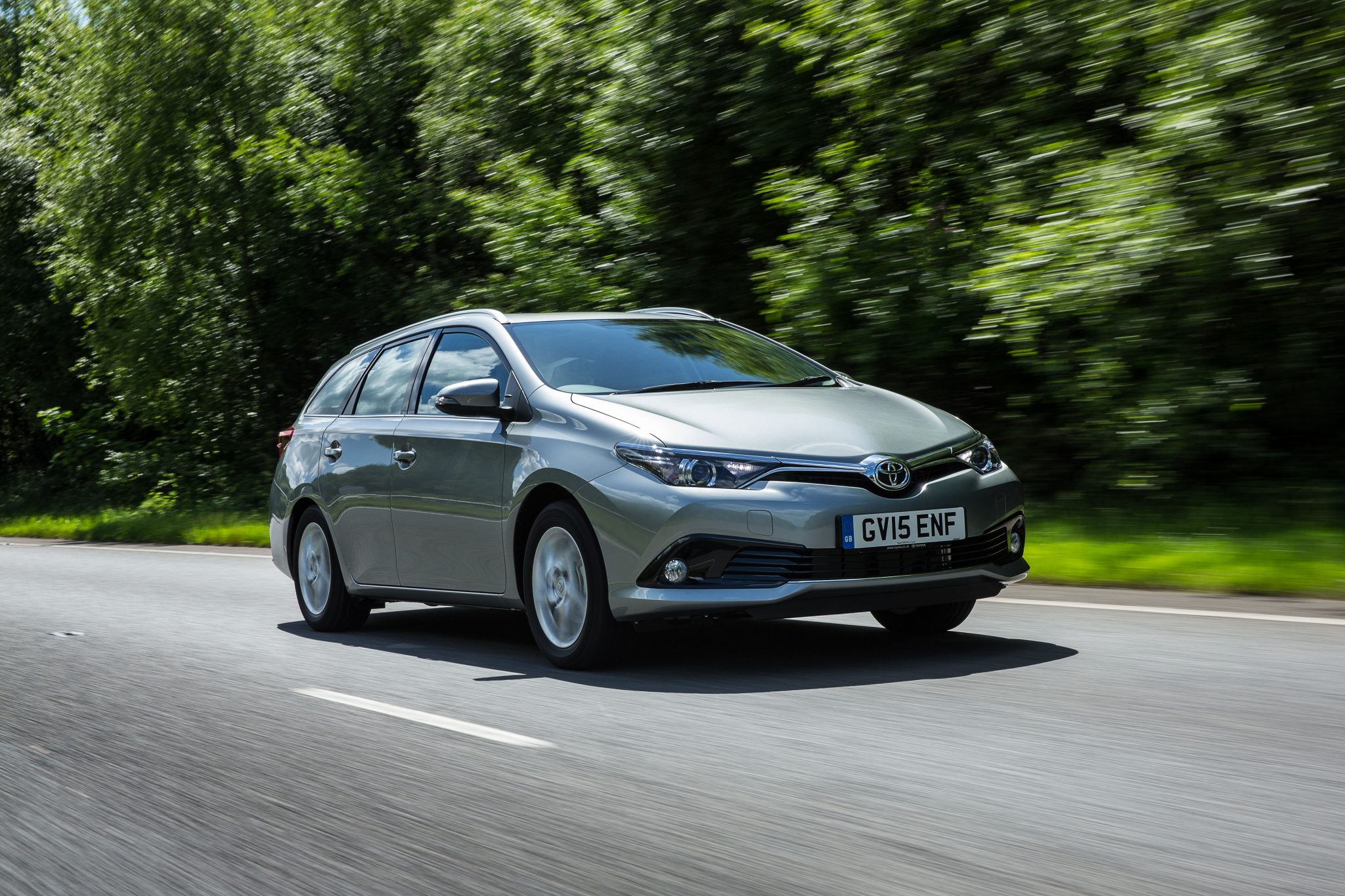 Toyota Auris Touring Sports 1.2 Design Review Car